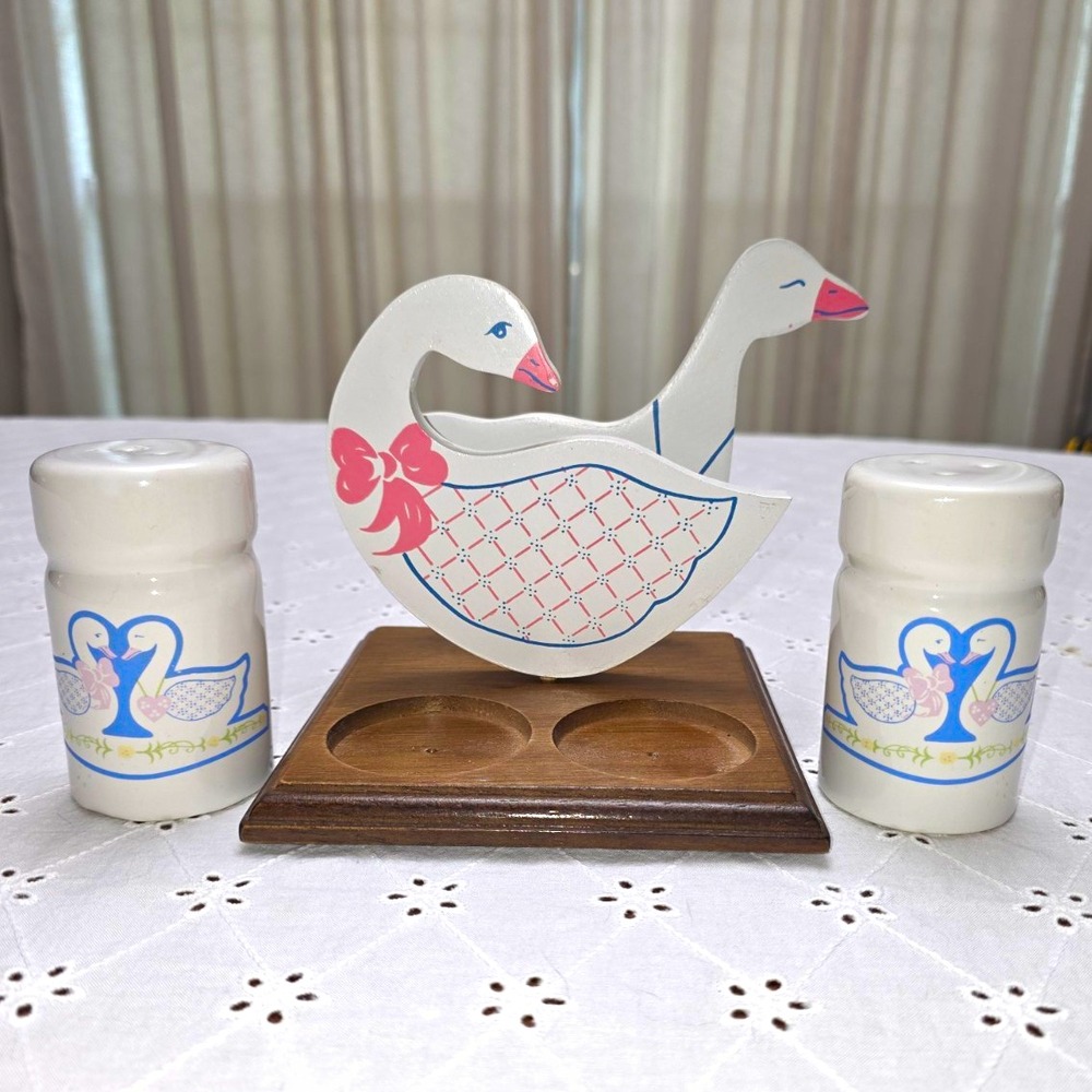 Vintage Country Geese Salt Pepper Shakers Napkin Holder Wood Caddy